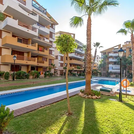 Daire Punta Prima - Charming Spanish With South-facing Terrace By The Sea *