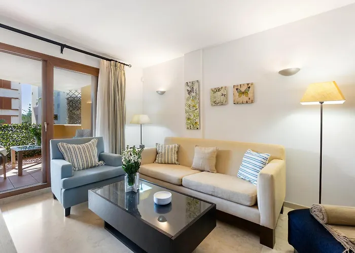 Daire Punta Prima - Charming Spanish With South-facing Terrace By The Sea